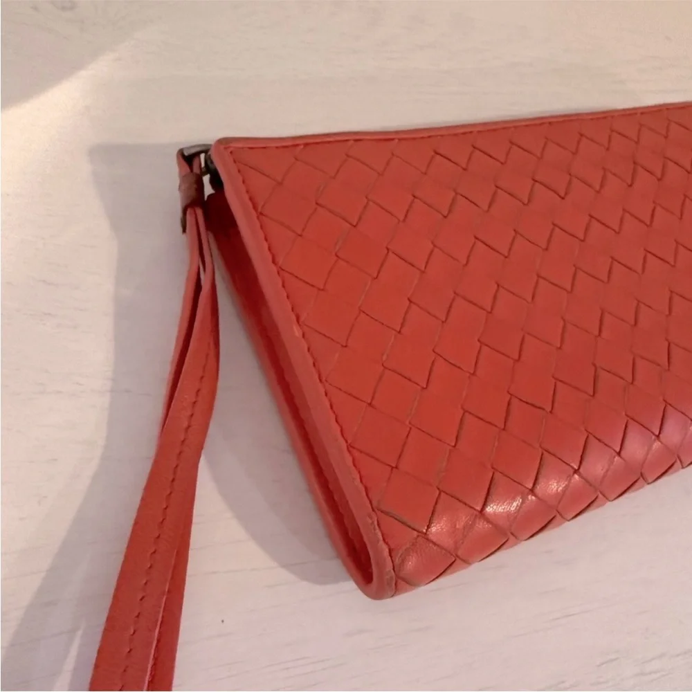EUC-Bottega Veneta Coral Intrecciato Leather Long Wallet